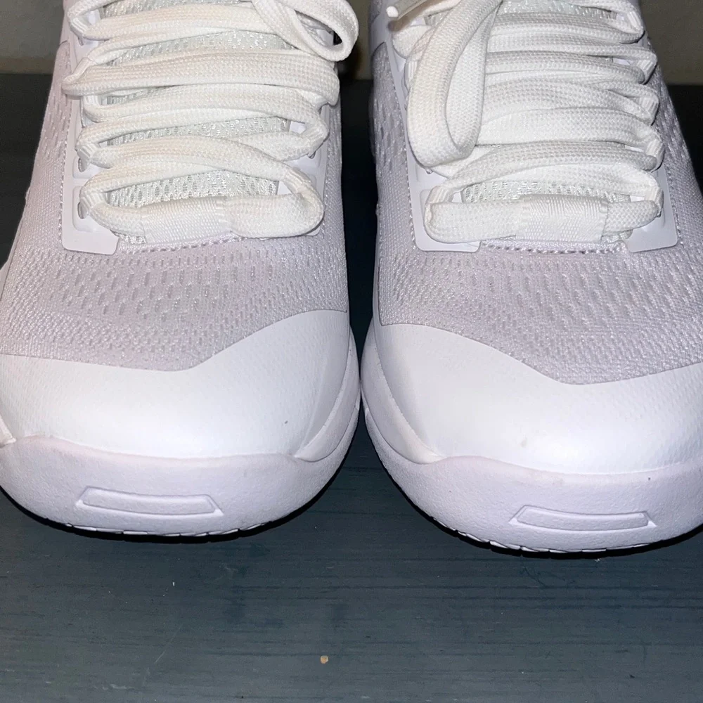 Moolah Kicks Neovolt Low Women's Basketball Shoes White Pro V2 Size Woman's 6